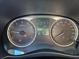 NISSAN - KICKS - 2021/2021 - Branca - R$ 91.900,00