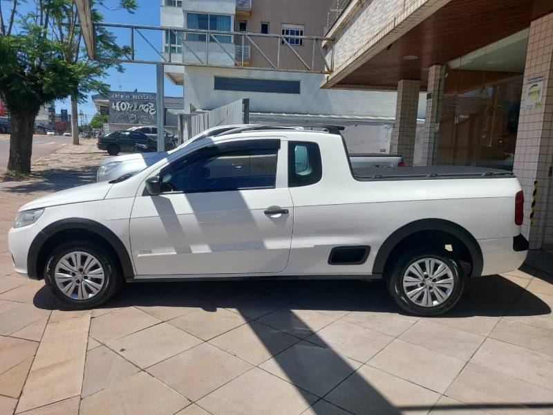 VOLKSWAGEN - SAVEIRO - 2012/2013 - Branca - R$ 44.500,00