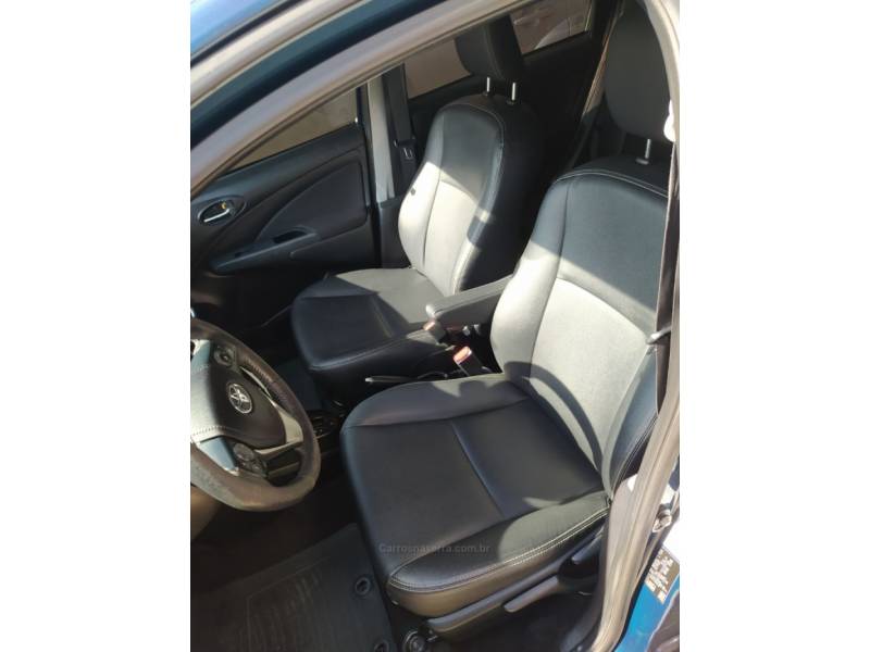 TOYOTA - ETIOS - 2016/2017 - Azul - R$ 49.900,00