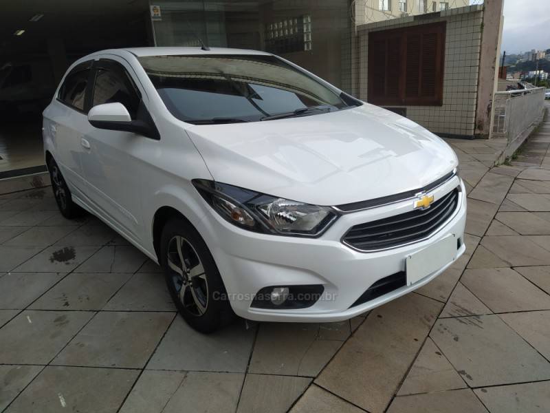 CHEVROLET - ONIX - 2017/2017 - Branca - R$ 59.990,00