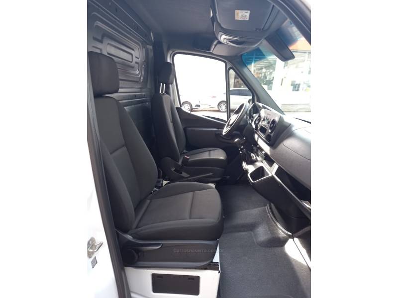 MERCEDES-BENZ - SPRINTER - 2021/2022 - Branca - R$ 180.000,00